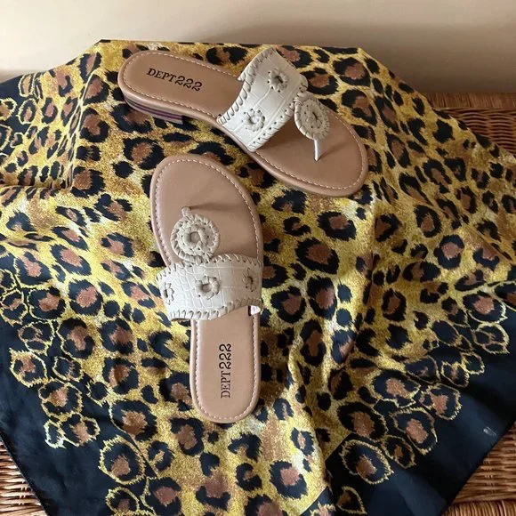 Dept clearance 222 sandals